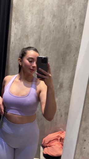 Teen onlyfan shows off her tits