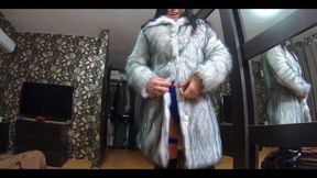 Milfycalla- Face Fuck,cum Play While Wearing a Hot Grey Fur-coat