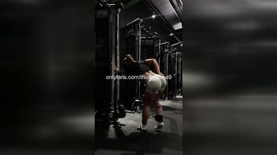 Ripped 18yo Virgin Pussy Flash IG Live Workout Oops