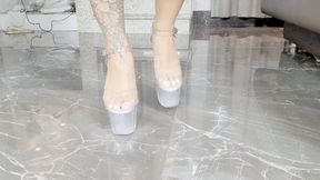 SWALLOW WITHOUT MERCY THE FEET OF THE CRUEL BRAZILIAN BRUNETTE - BY RAQUEL FISHER - CLIP FULL