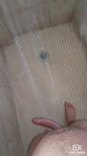 Wetting my cock on a previewing shower
