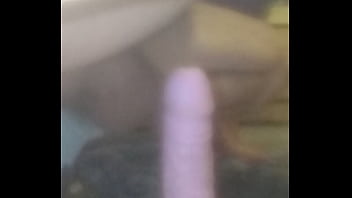 Estrenando mi dildo nuevo :)