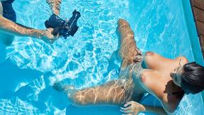 ”Latin babe Yorgelis blows your mind with her big tits”