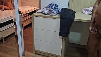 flagrei minha esposa  no apartamento com o entregador e fiquei cheio de tes&atilde_o