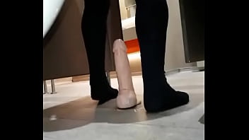Reymisterio422 - Me puse a montar mi Dildo XXL en un ba&ntilde_o p&uacute_blico casi me pillan - 1000328572 - May 22, 2025