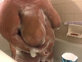 Come bath with me :)