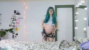 Denying My Pregnancy (Growth Fetish)