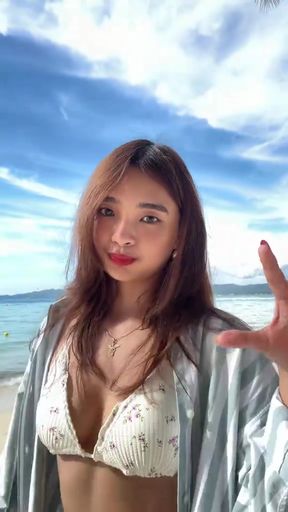 Filipina celebrity shows off her slim bikini body