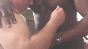 White Chub in Pleasurable Black Muscle Tit & Cock Sucking Session