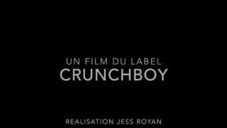 Salvador Mendoza, un beau gosse français tatoué et musclé, fait une fellation torride avant une sodomie à cru.