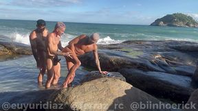 pegacao na praia
