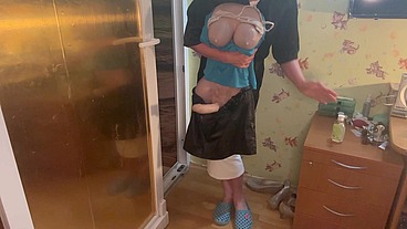 Carrying and masturbating the tranny till cums