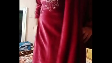 Indian Gay Crossdresser Gaurisissy looking like a housewife in salwar kurta