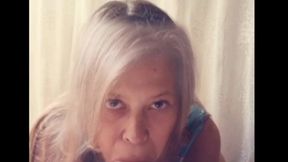 abuela chupando polla parodia