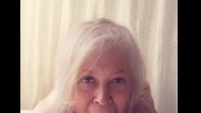 abuela chupando polla parodia