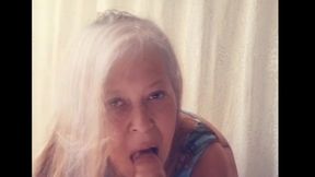 abuela chupando polla parodia