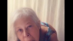 abuela chupando polla parodia