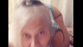 abuela chupando polla parodia