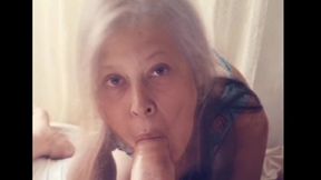 abuela chupando polla parodia