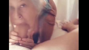 abuela chupando polla parodia