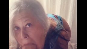 abuela chupando polla parodia