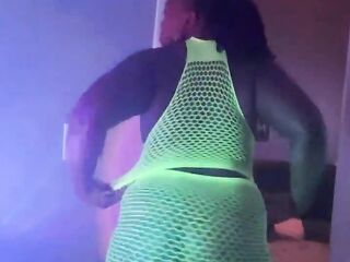 big beautiful woman twerking