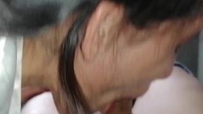 Hermanastros calientes    Deliciosa mamada mientras se traga el esperma