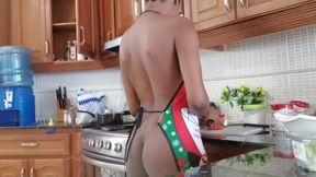 Cooking Slut - Hot Ebony Cook And Fuck In The Kitchen Extreme Squirt On The Table