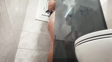 hungry mouth claims big dick in hungry cunt battle