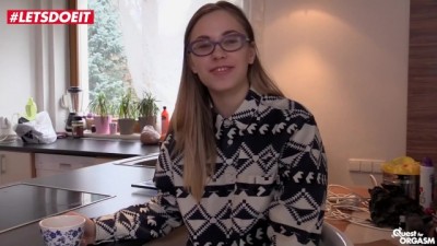 Teen Girl's Kinky Delight: Exposed Self-Pleasure On Cam