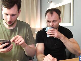 Polish cougar met on Datezone gets drilled in a trio