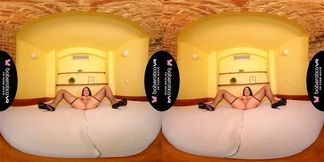 Solo brunette, Lucia Denvile is masturbating, in VR