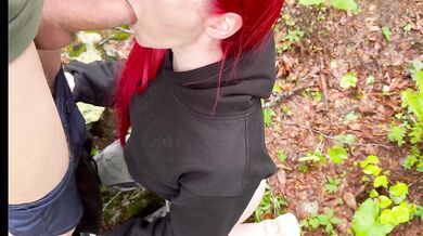 Sucked a friend's dick while walking in the woods | Sucking dick in nature