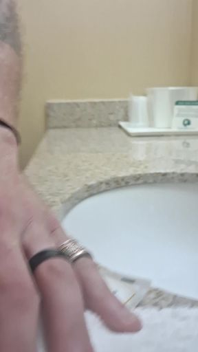 Amature milf fucked in hotel bathroom by bwc and cumshot creampied