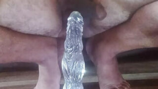 Kotitekoinen ensimmäistä kertaa soolo masturbaatio dildolla amatööri brasilialaisen miehen perseessä