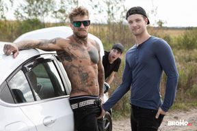 Stranded men needs help! Bo Sinn appears! feat. Benjamin Blue