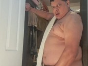 Big papa caliente chorreando leche