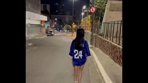 Exibi&ccedil_&atilde_o em P&uacute_blico da Novinha Magrinha Bad Melli na Pra&ccedil_a Roosevelt