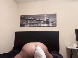 Humping the pillow makes my cunt feel so wonderful