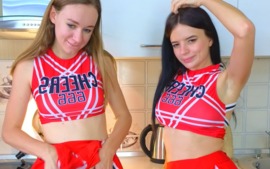 Cheerleaders do ATM with dildo