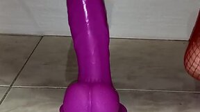 Mi culito insaciable comiendose mis juguetes ricos y casi me rompe mi calzon