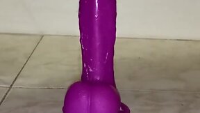 Mi culito insaciable comiendose mis juguetes ricos y casi me rompe mi calzon