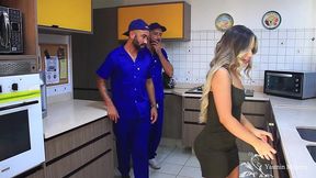 yasmin mineira - dupla penetracao com encanadores - (video completo)