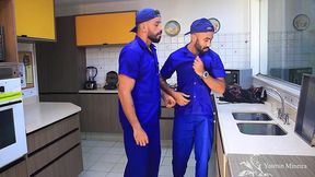 yasmin mineira - dupla penetracao com encanadores - (video completo)