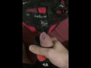 Je me branle dans la culotte de ma copine et de sa pote