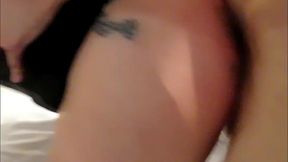 esposa ninfomana y muy puta disfruta del sexo anal y la garganta profunda para limpiarsela