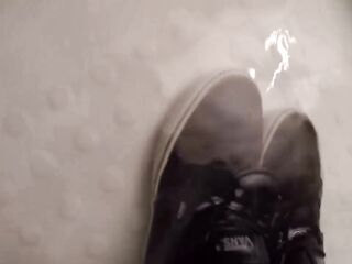 Juicy Vans and Jeans in the Shower