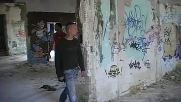sexy twink fucked by the pornstar Bricer FARMER in exhinb