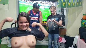 paty bumbum faz tatuagem com a buceta aberta e paga com a xereca . mirella mansur - alex lima - alemao tatuador