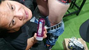 paty bumbum faz tatuagem com a buceta aberta e paga com a xereca . mirella mansur - alex lima - alemao tatuador